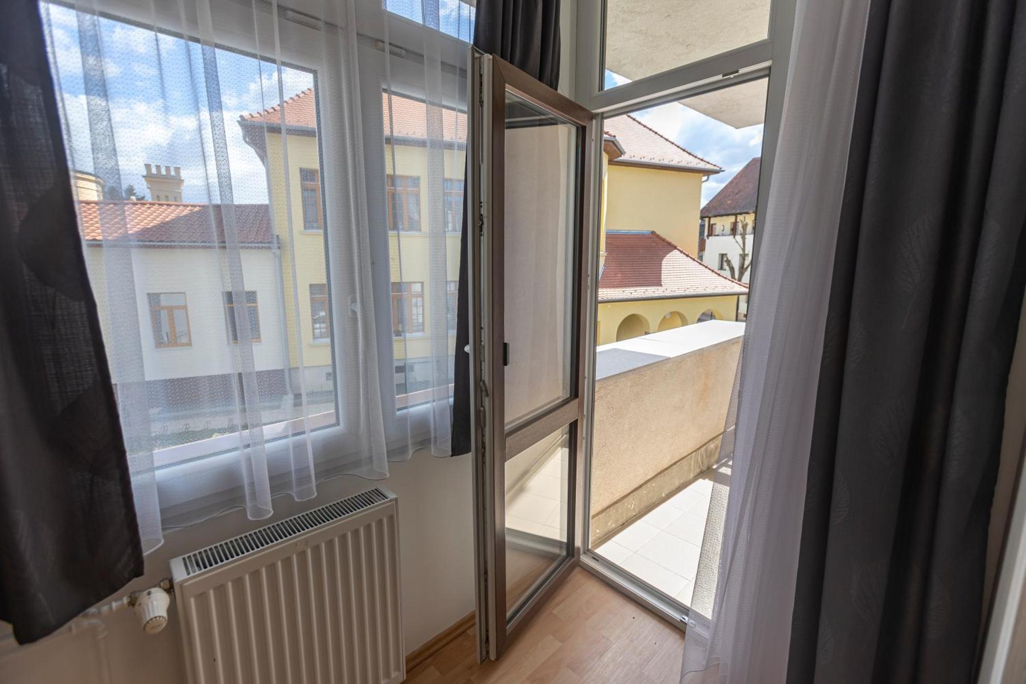 Harangtorony Szálló Kőszeg Exterior foto